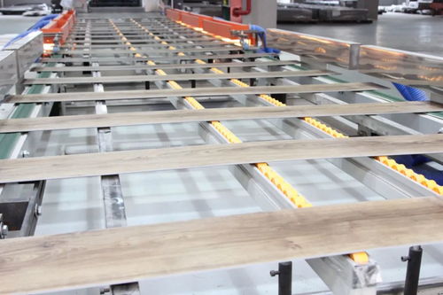 馬來工廠spc地板穩(wěn)產(chǎn)高產(chǎn)促裕華產(chǎn)能釋放